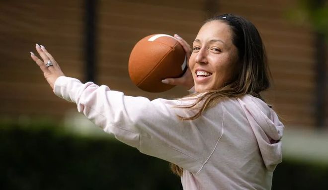 批评背后更 批评背后更